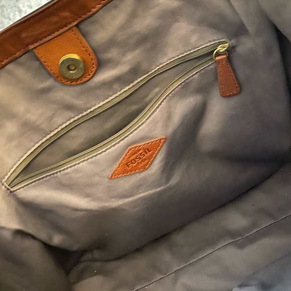 Fossil  Extendable Leather Tote - Picture 4 of 7